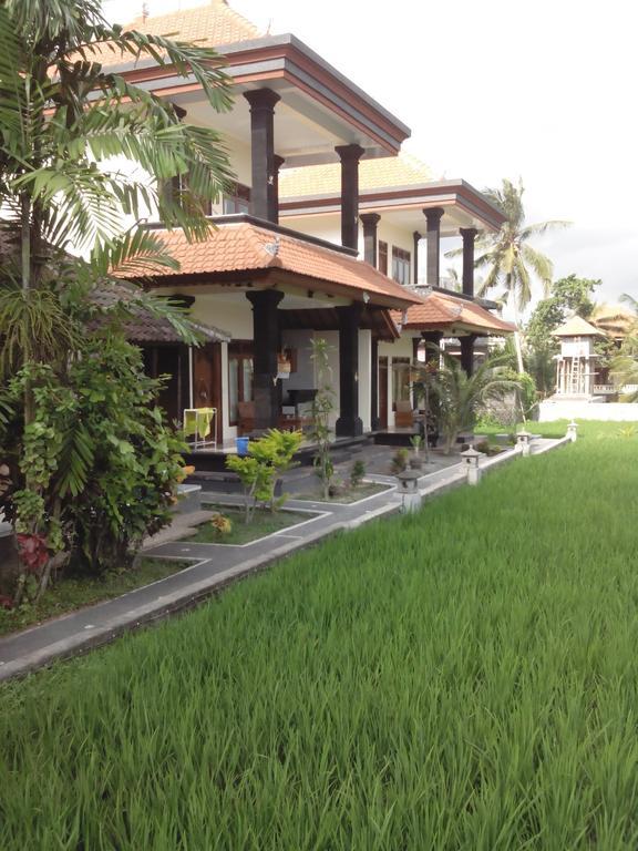 Puji Hostel And Bungalow Ubud Quarto foto