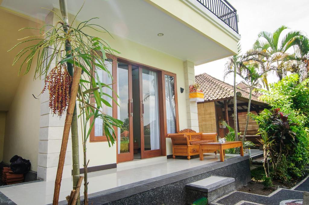 Puji Hostel And Bungalow Ubud Quarto foto